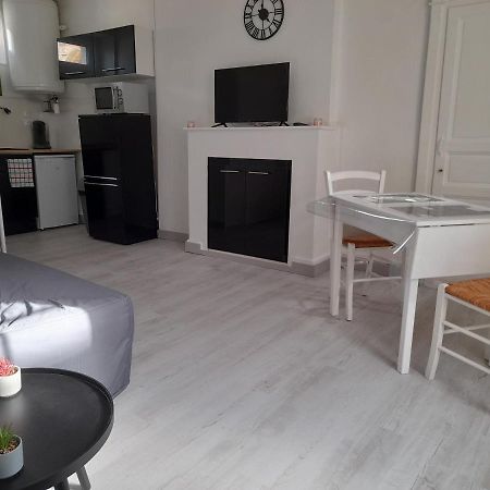 Promo Studio Wi-Fi A Courseulles-Sur-Mer Au 1Er Etage Extérieur photo